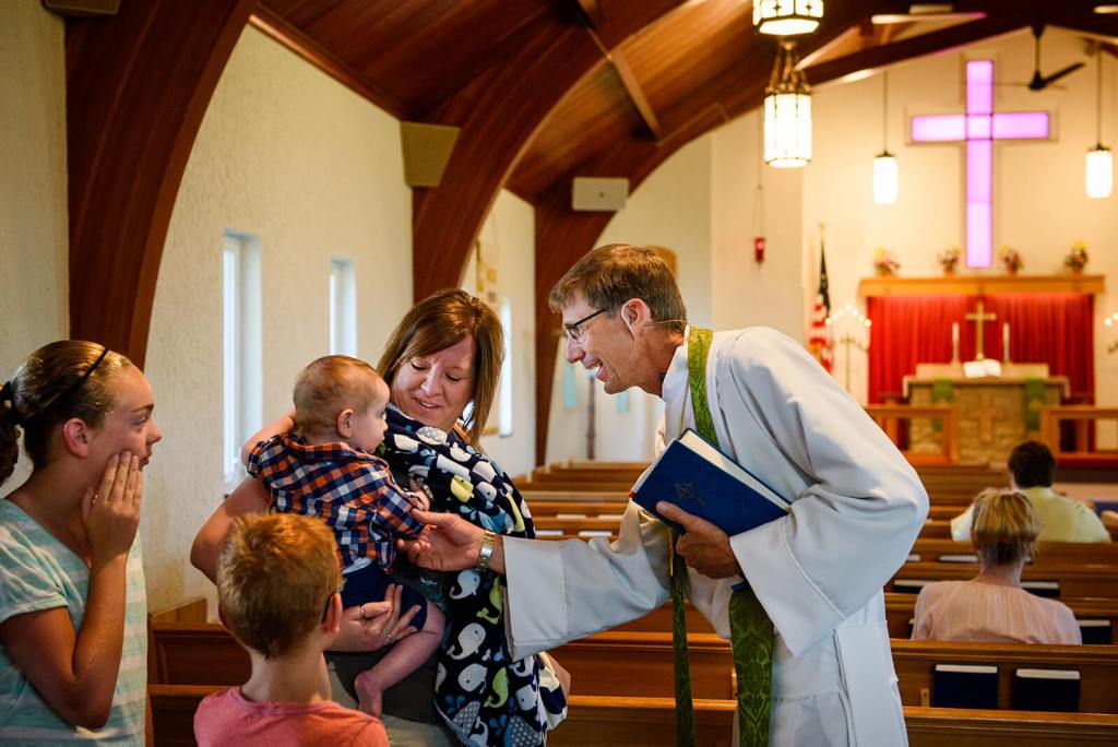 Immanuel Lutheran Church, Livermore, Iowa, and Zion Evangelical Lutheran Church, Lu Verne, Iowa, greets Alicia Woods and her family, including Rachael, Max and baby Drew at the church in Livermore on Sunday, July 9, 2017. LCMS Communications/Erik M. Lunsford