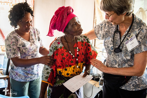 Photographs of the May 2018 LCMS Mercy Medical Team at the home of a former missionary in the Yardu village outside Koidu, Sierra Leone, West Africa. LCMS Communications/Erik M. Lunsford